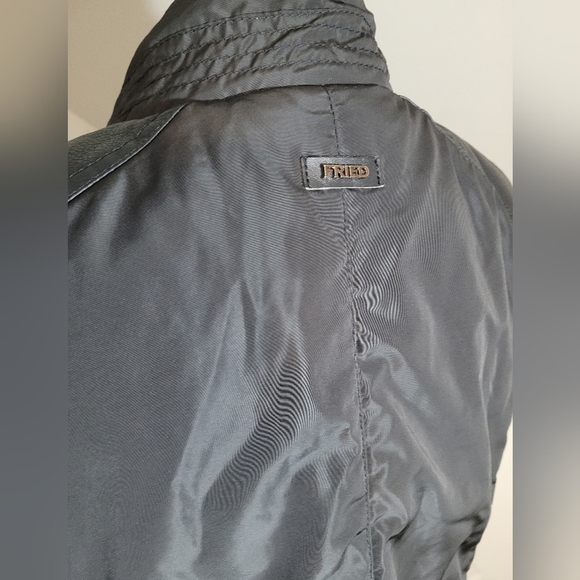 Fried Black Quilted Vest With Leather Shoulder Details  Medium - Picture 5 of 6